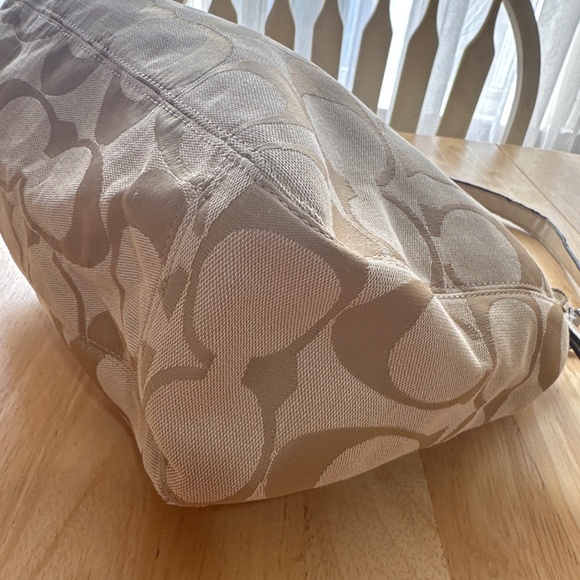 Coach Signature Shoulder Bag - Picture 8 of 9